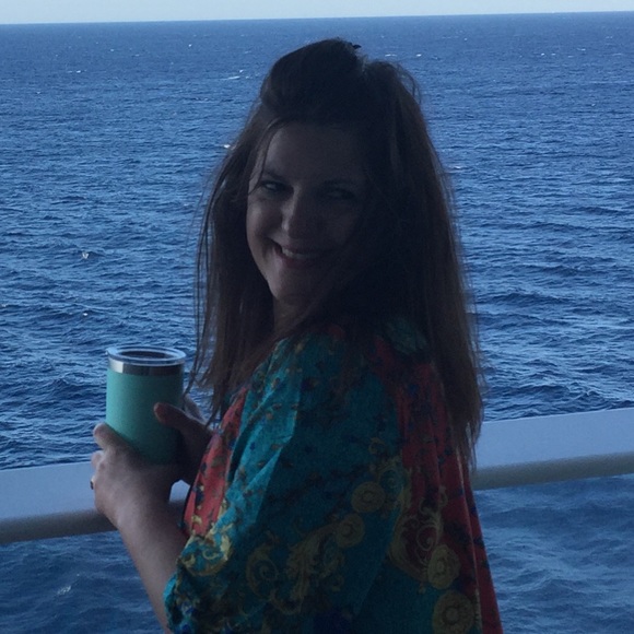 Meet your Posher, Angie - Picture 3 of 6